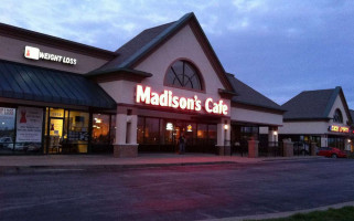 Madison's Cafe outside