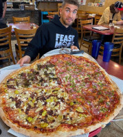 Two Mamas' Gourmet Pizzeria food