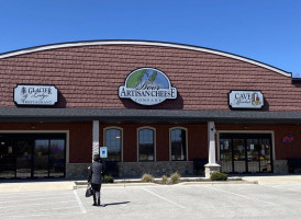 Glacier Ledge Restaurant And Bar inside