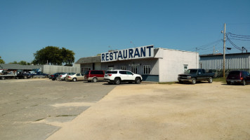 Sandbar Grill outside