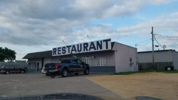 Sandbar Grill outside