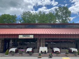 Fratelli's Pizza Rustica outside