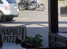 Napoli Pizza outside