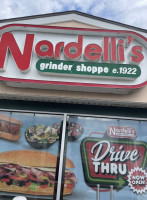 Nardelli's Grinder Shoppe food