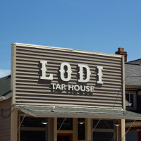 Lodi Tap House outside