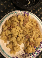 Mac N' Out Macaroni Cheese food