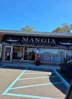 Mangia Pizza Italian outside