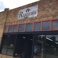 Ruger's Grill outside