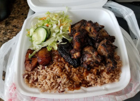 Aunt I’s Jamaican food