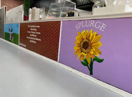 Splurge Juice Cafe outside