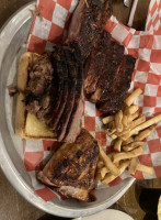 Shorty's True American Roadhouse food