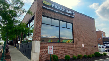 Pickleman's Gourmet Cafe food