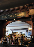 Two Fools Tavern food