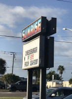 Sunrise Diner outside