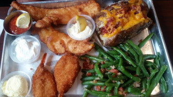 Pete's Grill food