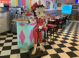 Woody's 50's Diner inside