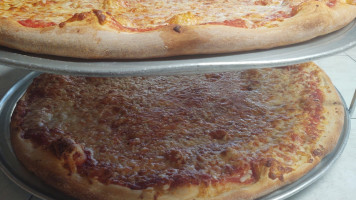 Manny Vic's Pizzeria food