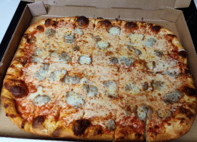 Peppino's Pizza food