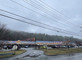 New Hartford Diner outside