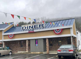 New Hartford Diner outside