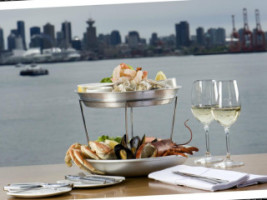 PIER 7 restaurant + bar - 'Shipyard Square' North Vancouver food