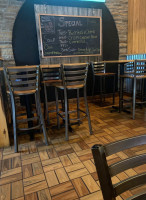 Linsey's Bbq And Grill inside