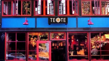 Teote House Cafe outside