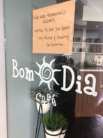 Bom Dia Café outside