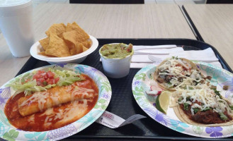 Los Gallos Taqueria food