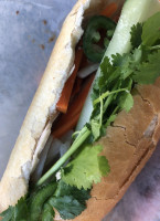 Le's Baguette (lò Bánh Mì food