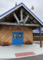 Harpoon Larry's Oyster food