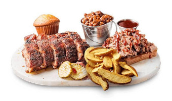 Famous Dave's B-que food