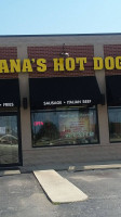 Nana's Hotdogs Unlimited outside