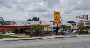 Aibeto's Fresh Mexican Food outside