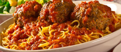 Buca Di Beppo Italian food