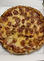 Squigi's Pizza Of Highland food