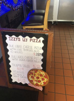 Izzy’s Ny Pizza food