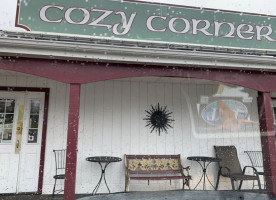 Cozy Corner Pizza inside