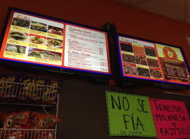 Alondra's Tacos inside