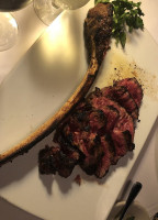 Lewnes' Steakhouse food