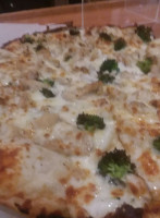 Pat's Pizza food