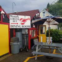 Nunan's Lobster Hut inside