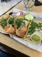 Taqueria Los Compadres food