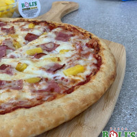 Pizza Boli's food