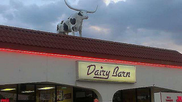 Dairy Barn outside