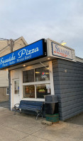 Seaside Pizza outside