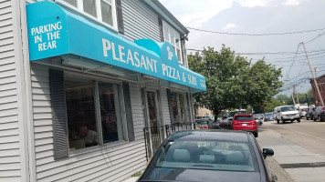 Pleasant Pizza Subs outside