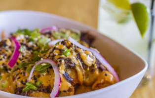 Taqueria Tsunami food