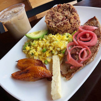 La Pupusa Loca food
