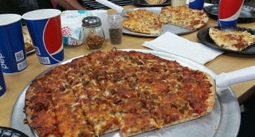 Andys Hometowne Pizza food
